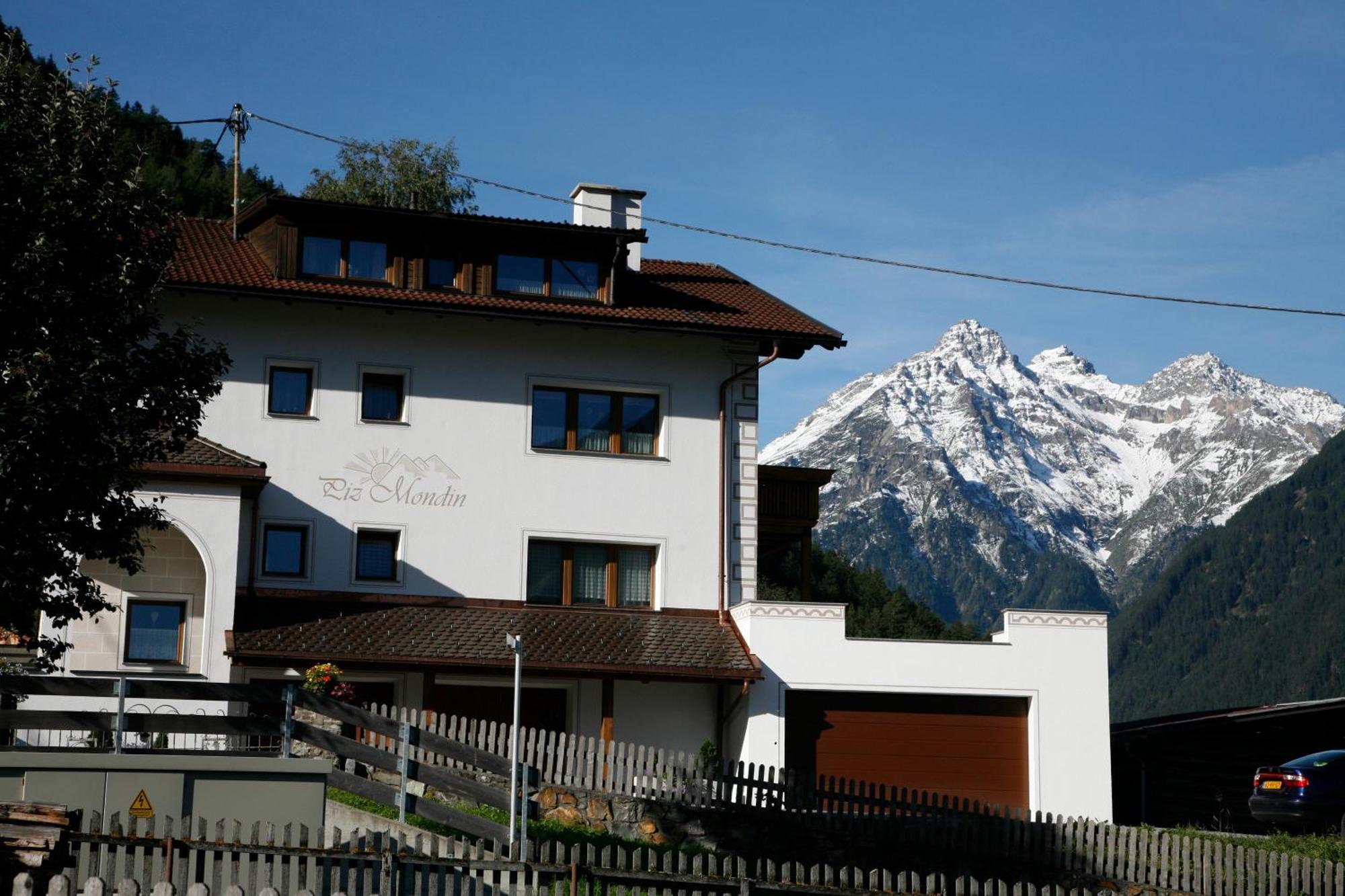 Apart Piz Mondin Pfunds Exterior photo