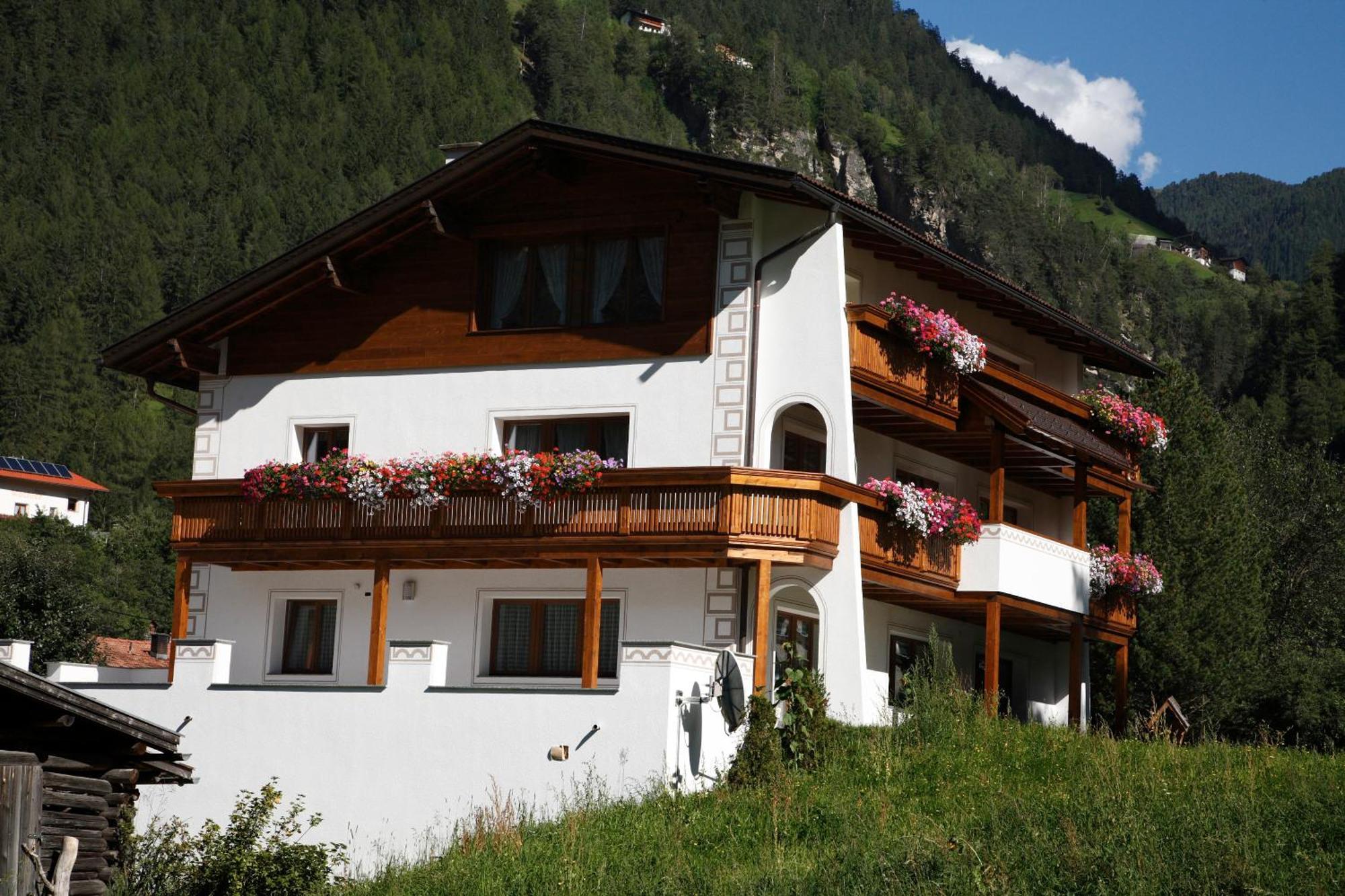 Apart Piz Mondin Pfunds Exterior photo